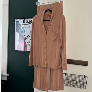 SKIMS super soft jersey pajamas set long sleeves tan/clay XS
